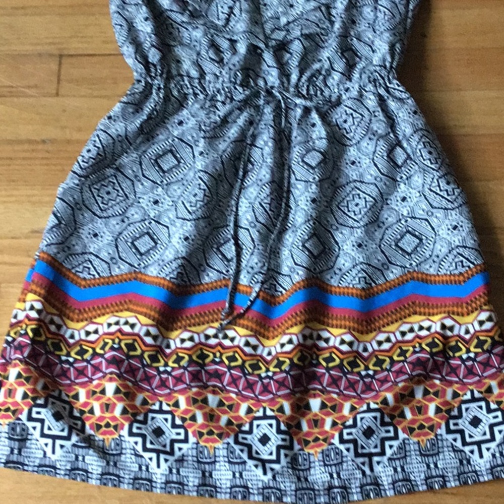 Spring dress - Picture 2 of 4